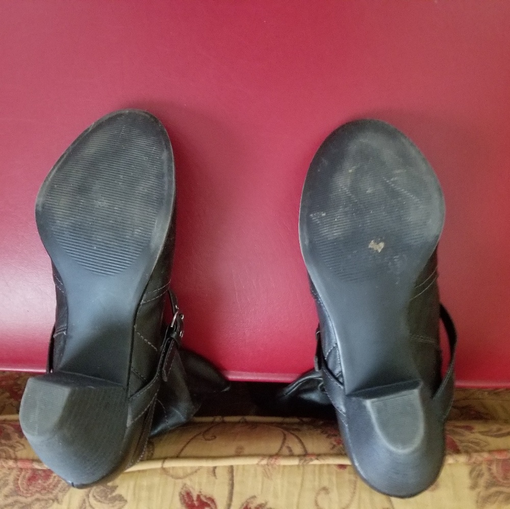 Boots - Picture 3 of 4